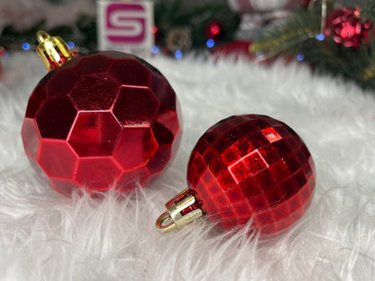 Set globuri si decoratiuni de Craciun, 105 piese, diverse dimensiuni, alb rosu