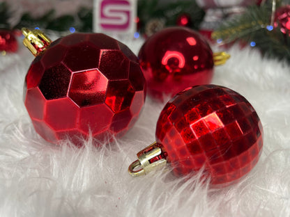 Set globuri si decoratiuni de Craciun, 105 piese, diverse dimensiuni, alb rosu