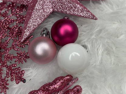 Set globuri si decoratiuni de Craciun, 101 piese, diverse dimensiuni, alb roz