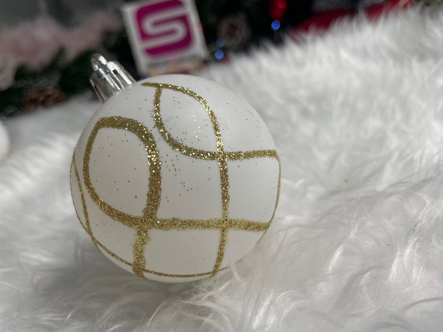 Set globuri de Craciun cu modele de sarbatori, 30 bucati, 6cm, auriu