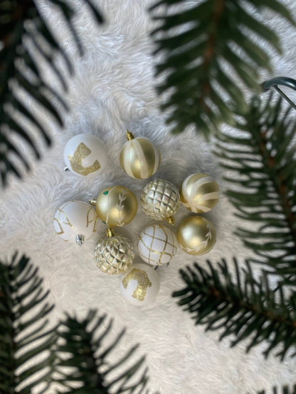 Set globuri de Craciun cu modele de sarbatori, 30 bucati, 6cm, auriu