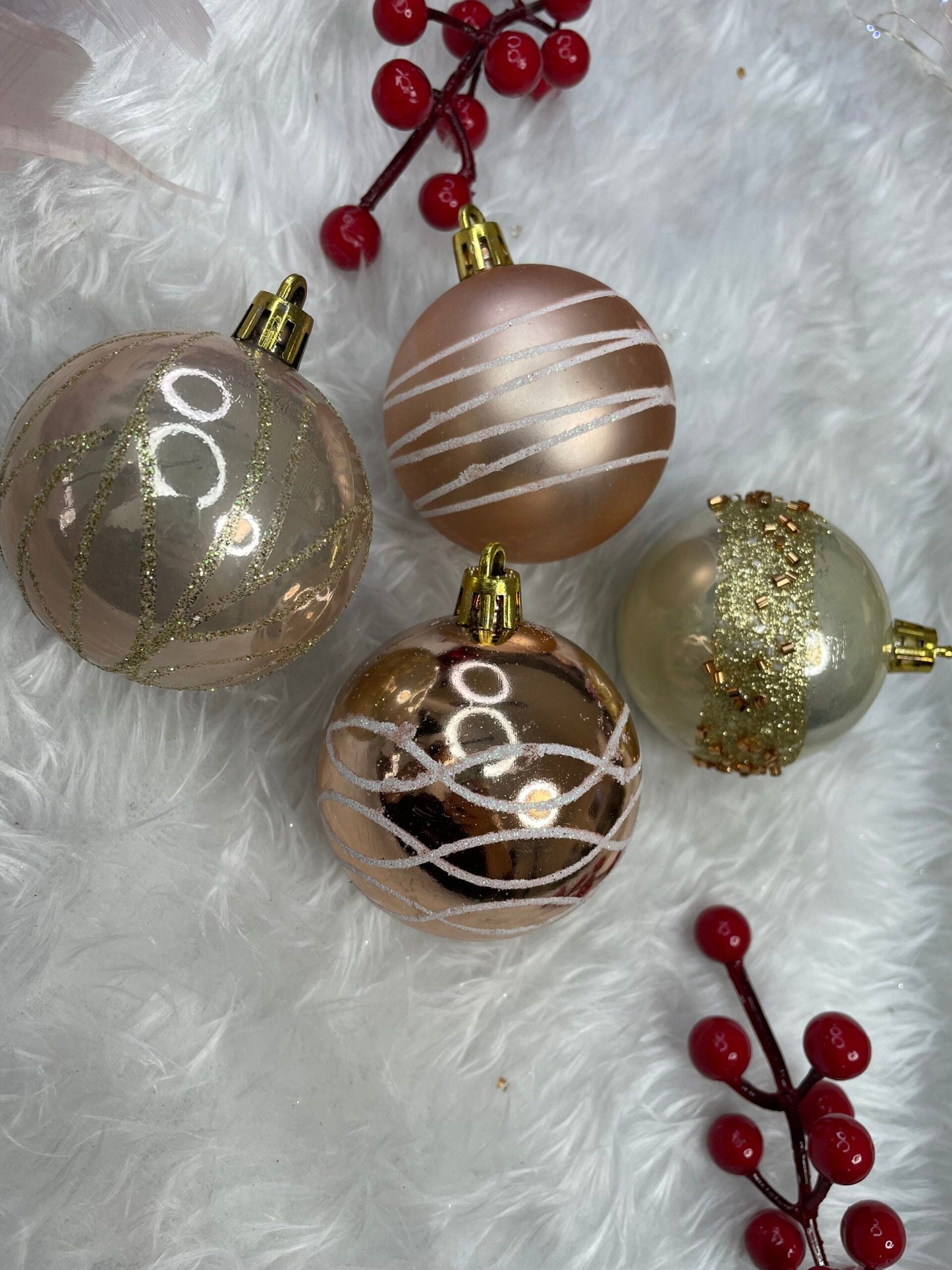 Set globuri de Craciun cu modele de sarbatori, 30 bucati, 6cm, roz si auriu