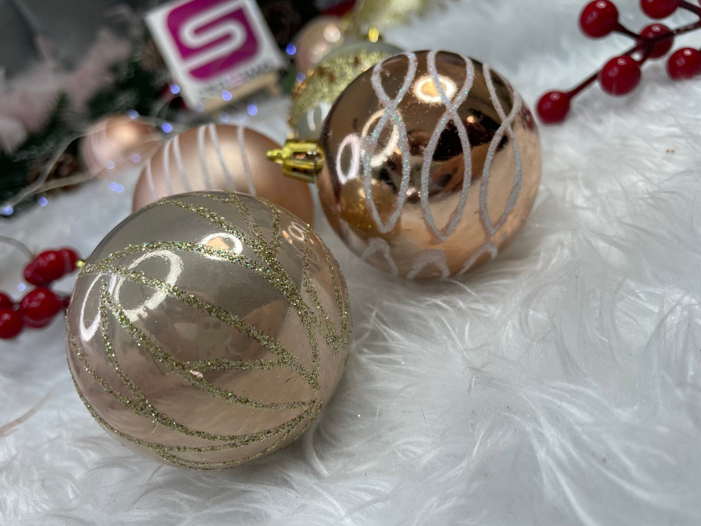 Set globuri de Craciun cu modele de sarbatori, 30 bucati, 6cm, roz si auriu