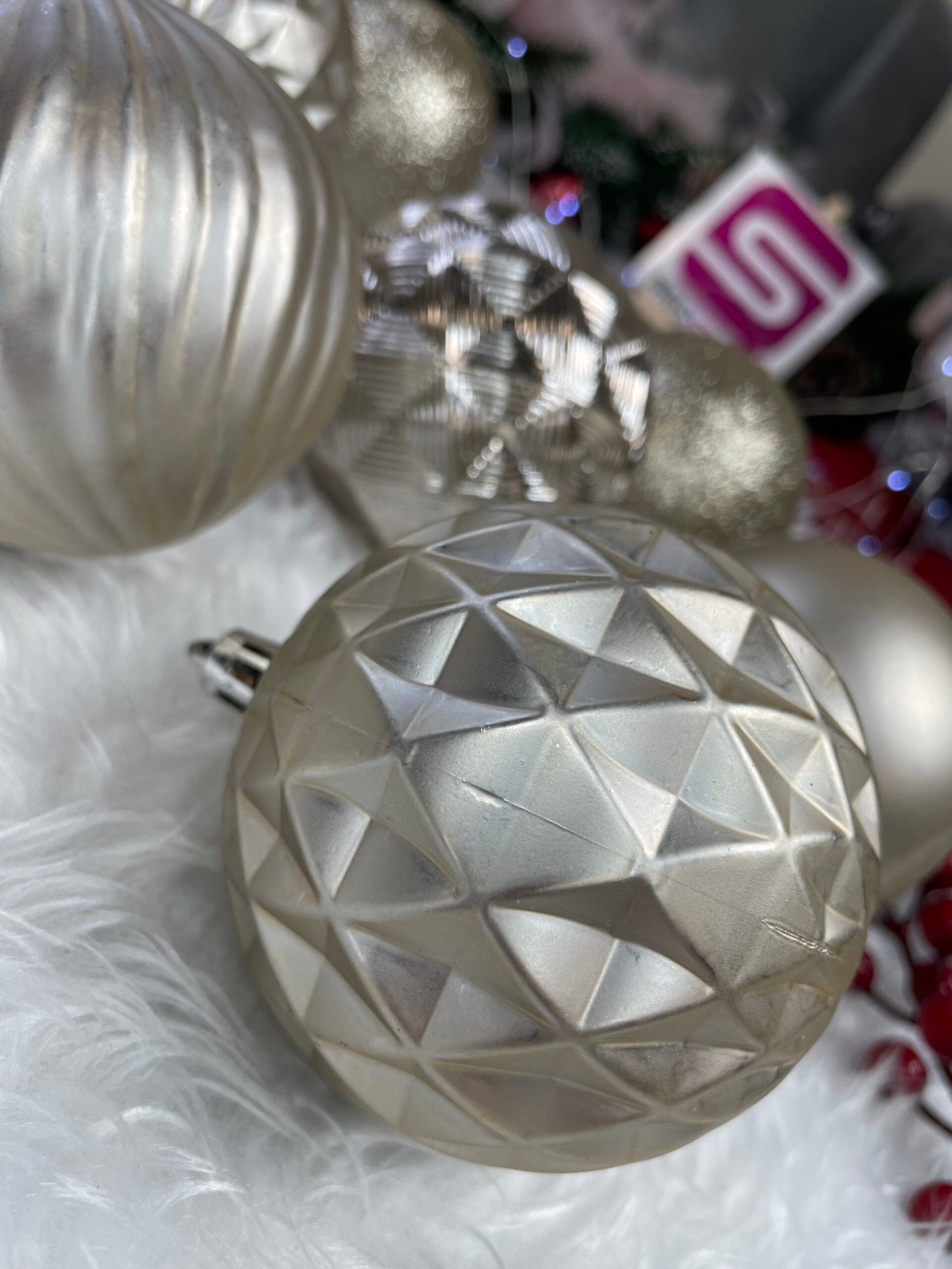 Set globuri de Craciun, 30 bucati, 6 modele, 8cm, auriu