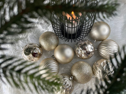 Set globuri de Craciun, 30 bucati, 6 modele, 8cm, auriu