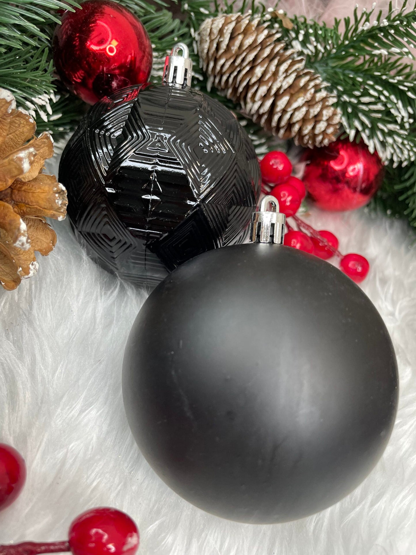 Set globuri de Craciun, 30 bucati, 8cm, 6 modele, negru