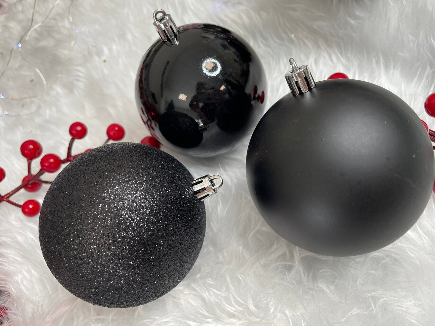 Set globuri de Craciun, 30 bucati, 8cm, 6 modele, negru