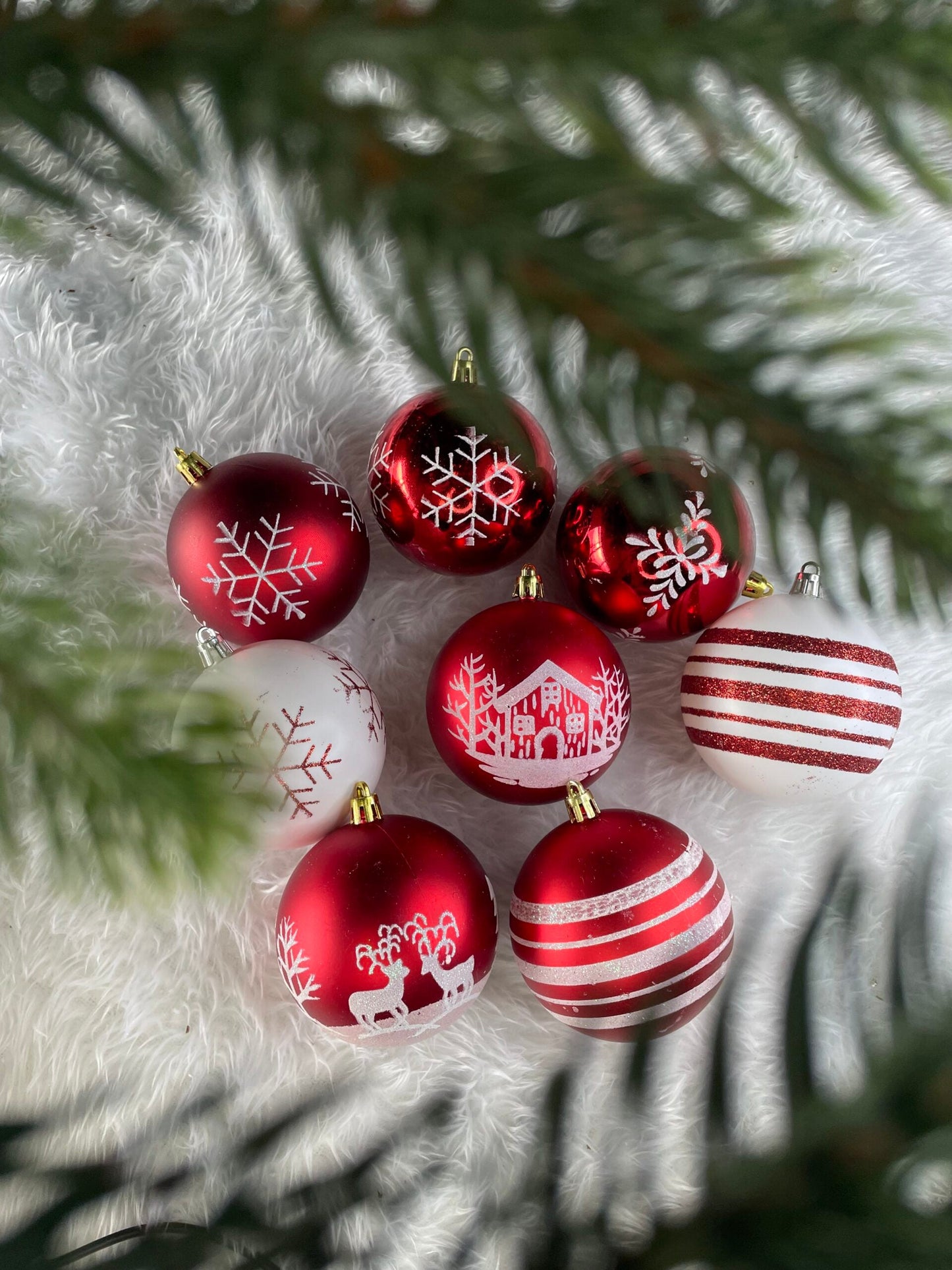 Set globuri de Craciun, 16 bucati, 8cm, 8 modele, rosu alb