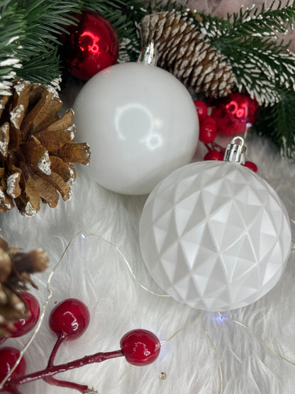 Set globuri de Craciun, 30 bucati, 8cm, 6 modele, alb