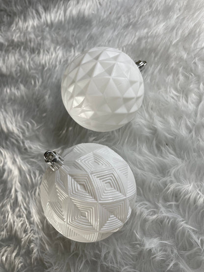 Set globuri de Craciun, 30 bucati, 8cm, 6 modele, alb