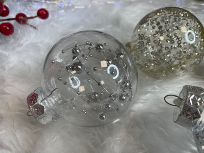 Set globuri de Craciun Inedit, 30 bucati, 7cm, transparente si argintiu