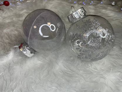 Set globuri de Craciun Inedit, 30 bucati, 7cm, transparente si argintiu