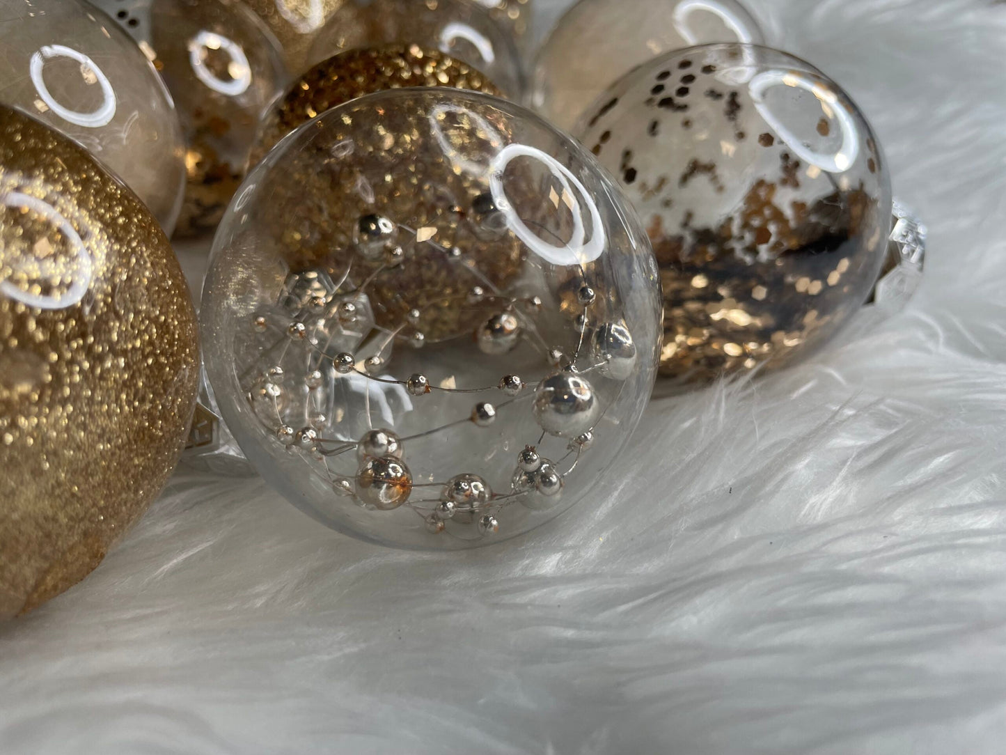 Set globuri de Craciun Inedit, 30 bucati, 6cm, transparente si auriu