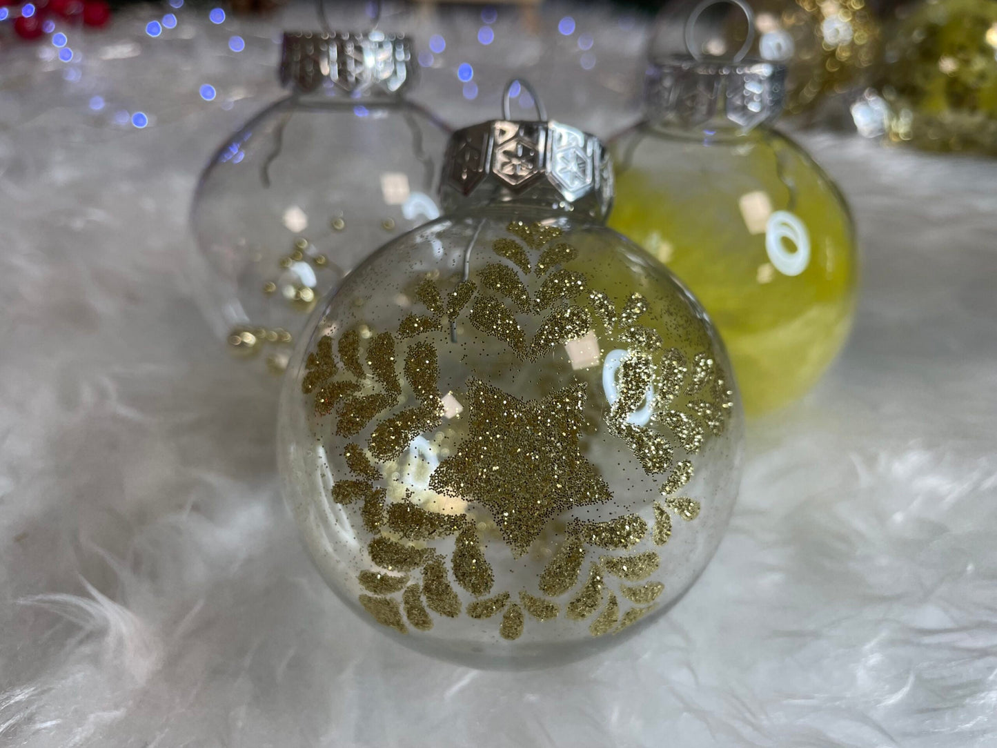 Set globuri de Craciun Inedit, 30 bucati, 7cm, transparente si auriu