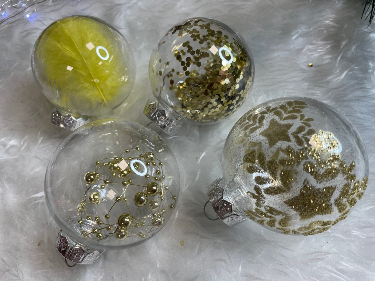 Set globuri de Craciun Inedit, 30 bucati, 7cm, transparente si auriu