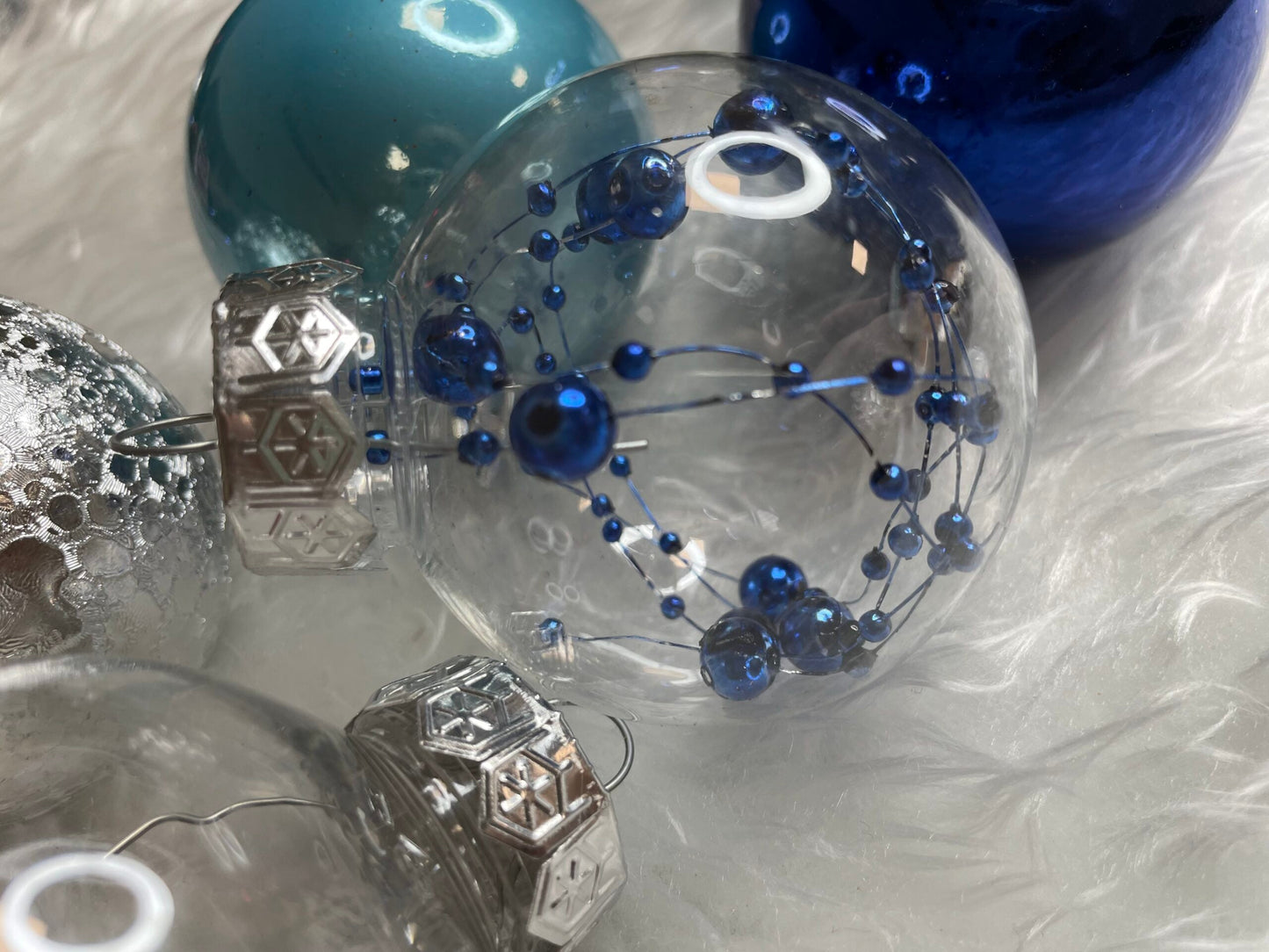 Set globuri de Craciun Inedit, 30 bucati, 6cm, transparente si albastru