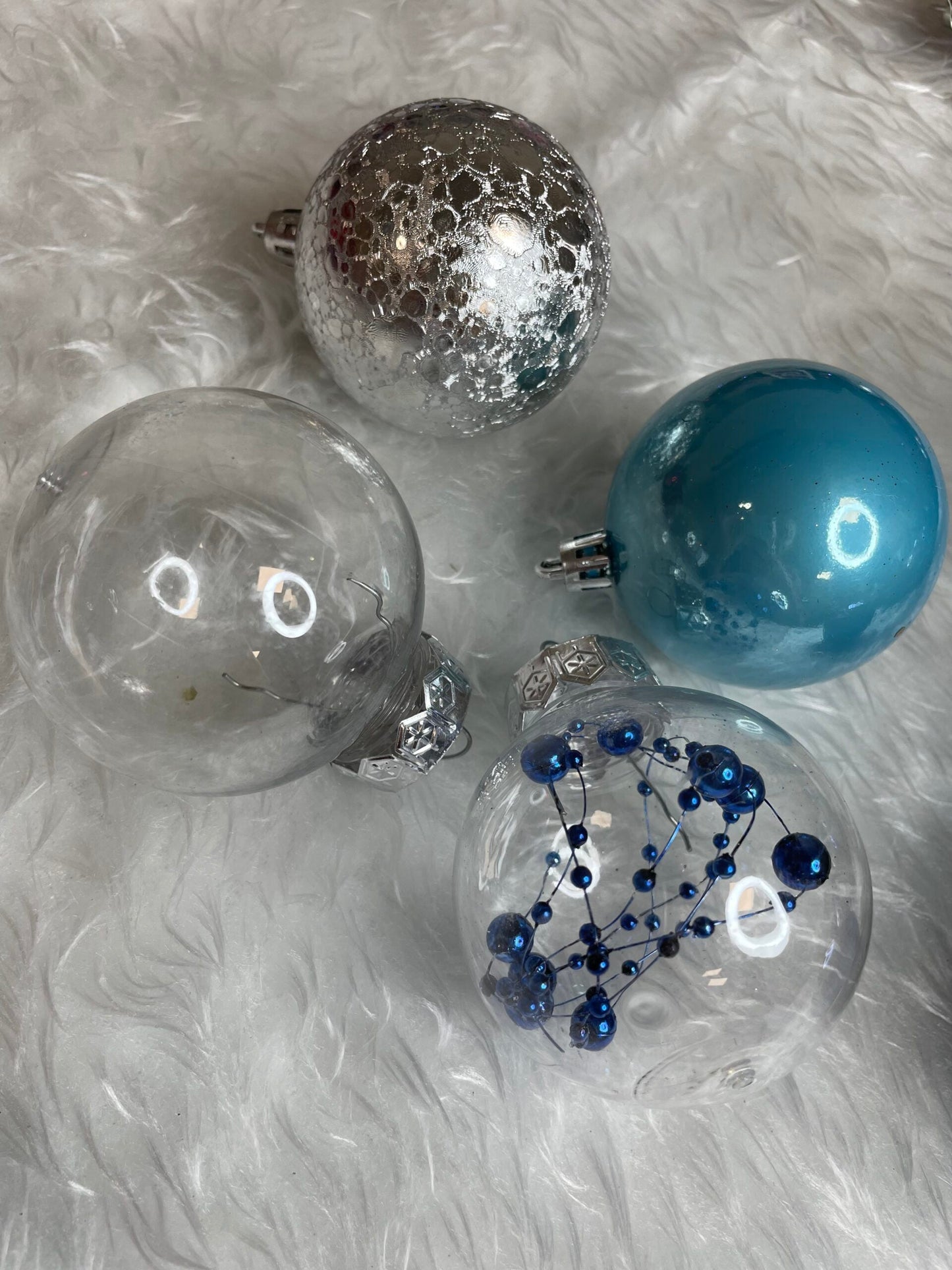 Set globuri de Craciun Inedit, 30 bucati, 6cm, transparente si albastru