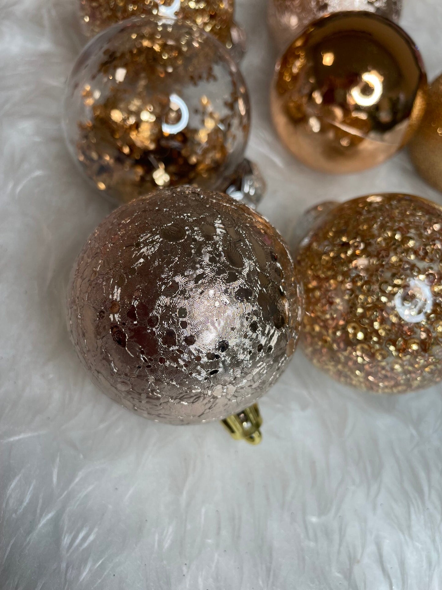 Set globuri de Craciun Inedit, 30 bucati, 6cm, transparente si aramiu