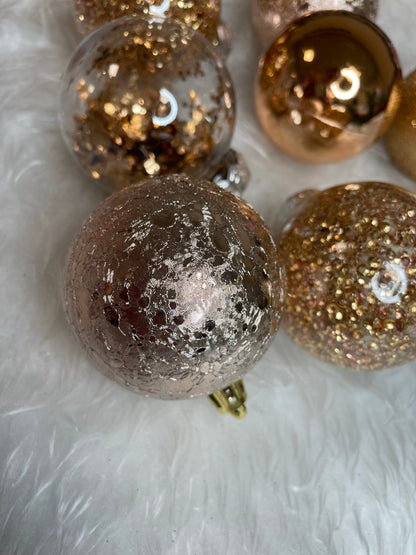 Set globuri de Craciun Inedit, 30 bucati, 6cm, transparente si aramiu