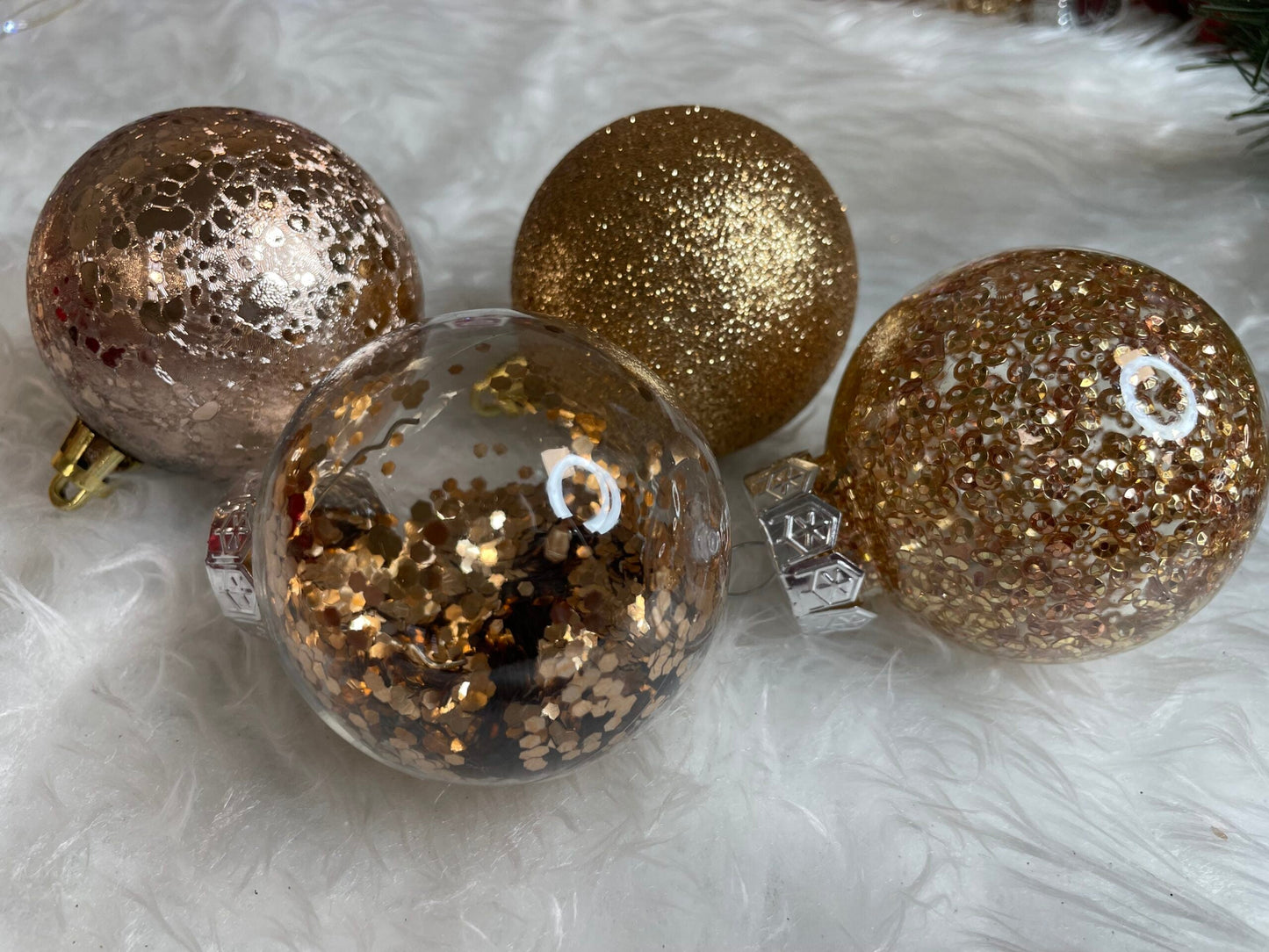 Set globuri de Craciun Inedit, 30 bucati, 6cm, transparente si aramiu