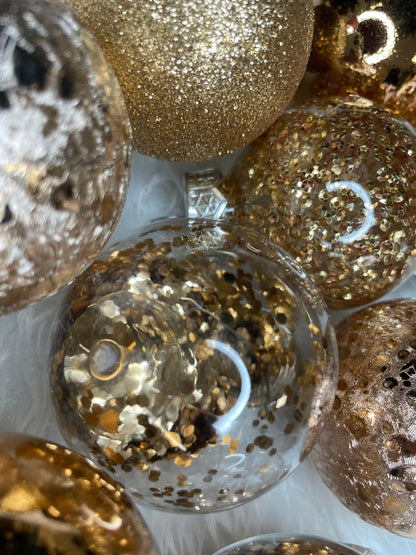 Set globuri de Craciun Inedit, 30 bucati, 6cm, transparente si aramiu