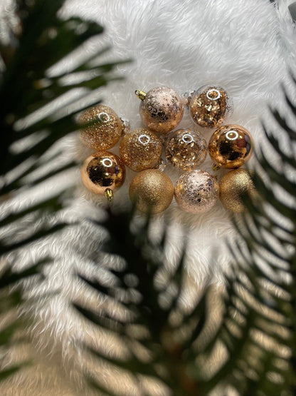 Set globuri de Craciun Inedit, 30 bucati, 6cm, transparente si aramiu