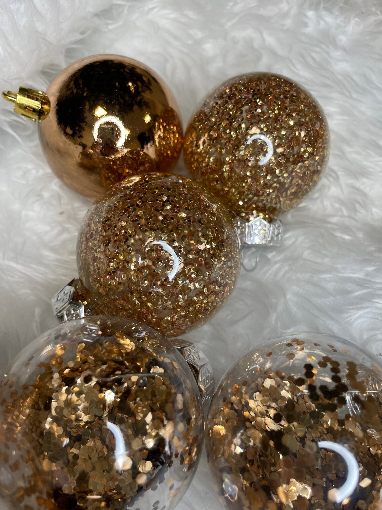 Set globuri de Craciun Inedit, 30 bucati, 6cm, transparente si aramiu