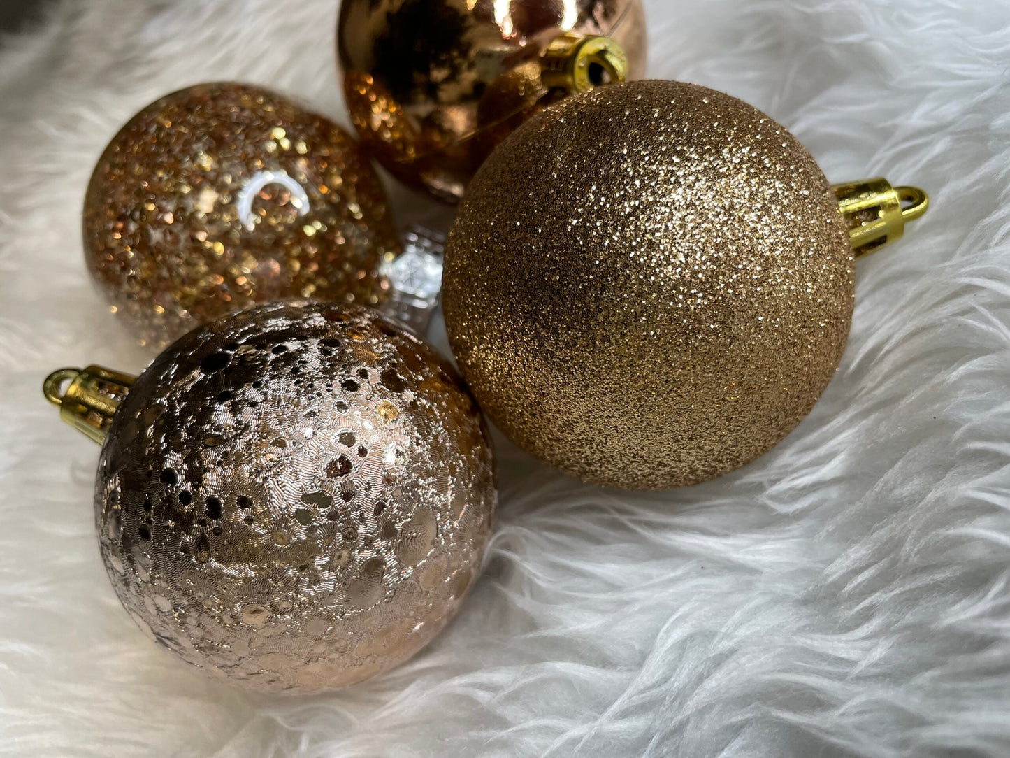 Set globuri de Craciun Inedit, 30 bucati, 6cm, transparente si aramiu