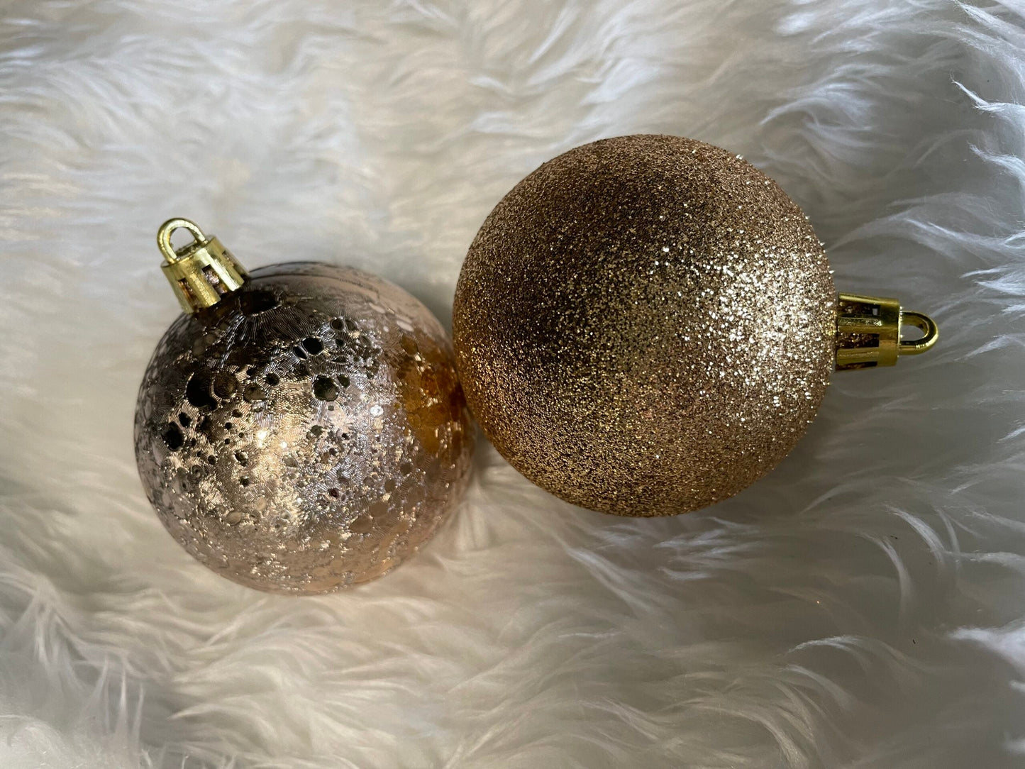 Set globuri de Craciun Inedit, 30 bucati, 6cm, transparente si aramiu