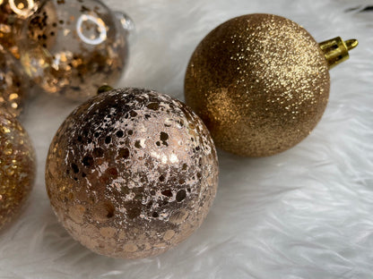 Set globuri de Craciun Inedit, 30 bucati, 6cm, transparente si aramiu