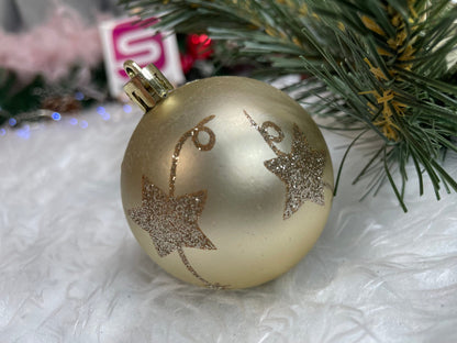 Set globuri si decoratiuni de Craciun, 70 piese, diverse dimensiuni, auriu si crem