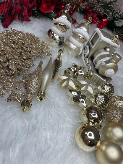 Set globuri si decoratiuni de Craciun, 70 piese, diverse dimensiuni, auriu si crem