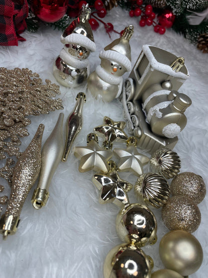 Set globuri si decoratiuni de Craciun, 70 piese, diverse dimensiuni, auriu si crem