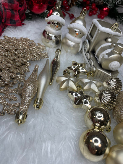 Set globuri si decoratiuni de Craciun, 70 piese, diverse dimensiuni, auriu si crem