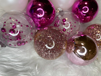 Set globuri de Craciun Inedit, 30 bucati, 6cm, transparente si roz