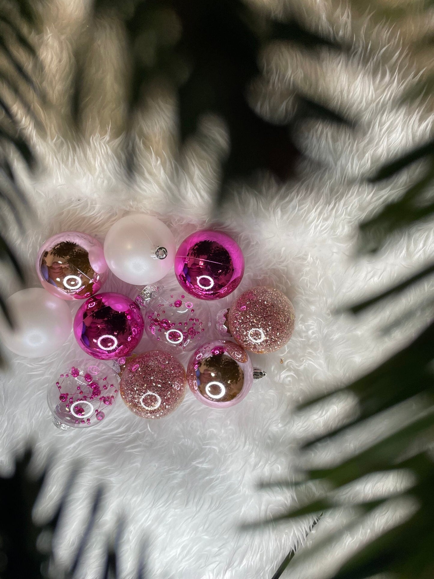 Set globuri de Craciun Inedit, 30 bucati, 6cm, transparente si roz