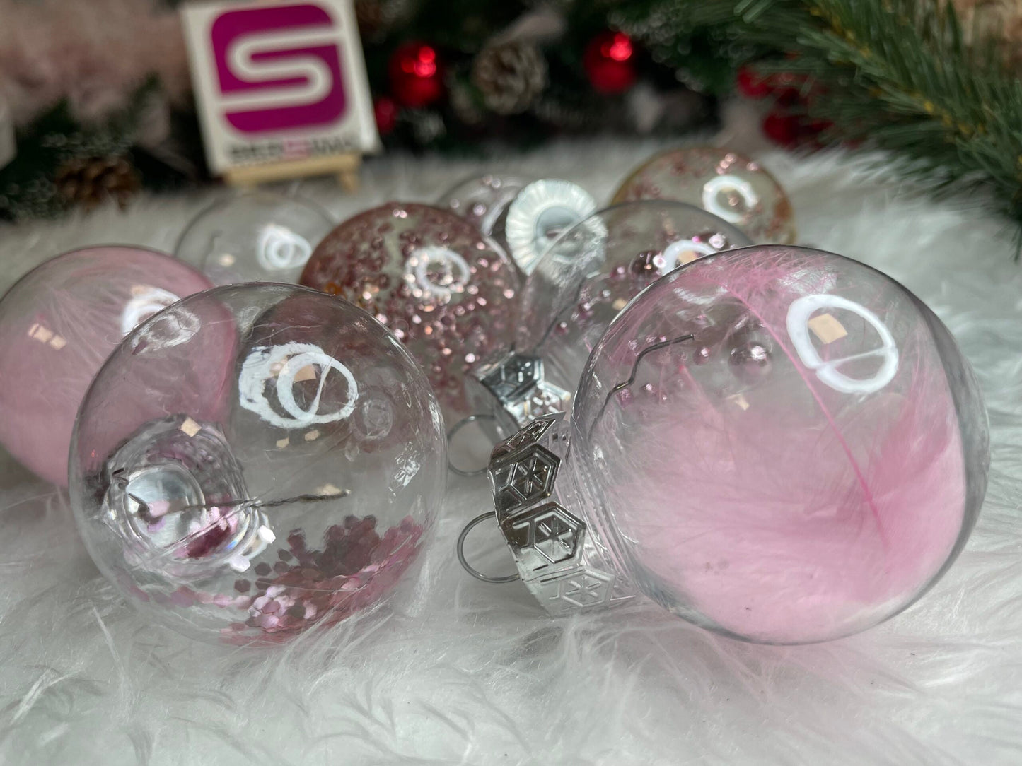Set globuri de Craciun Inedit, 24 bucati, 5cm, transparente si roz pal