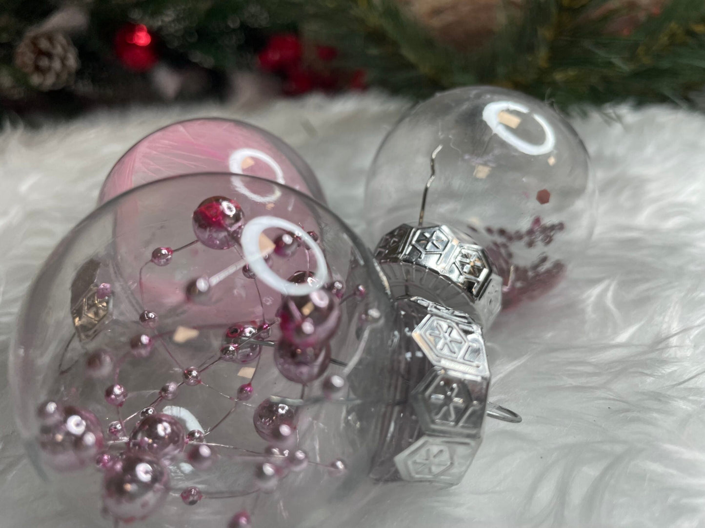 Set globuri de Craciun Inedit, 24 bucati, 5cm, transparente si roz pal