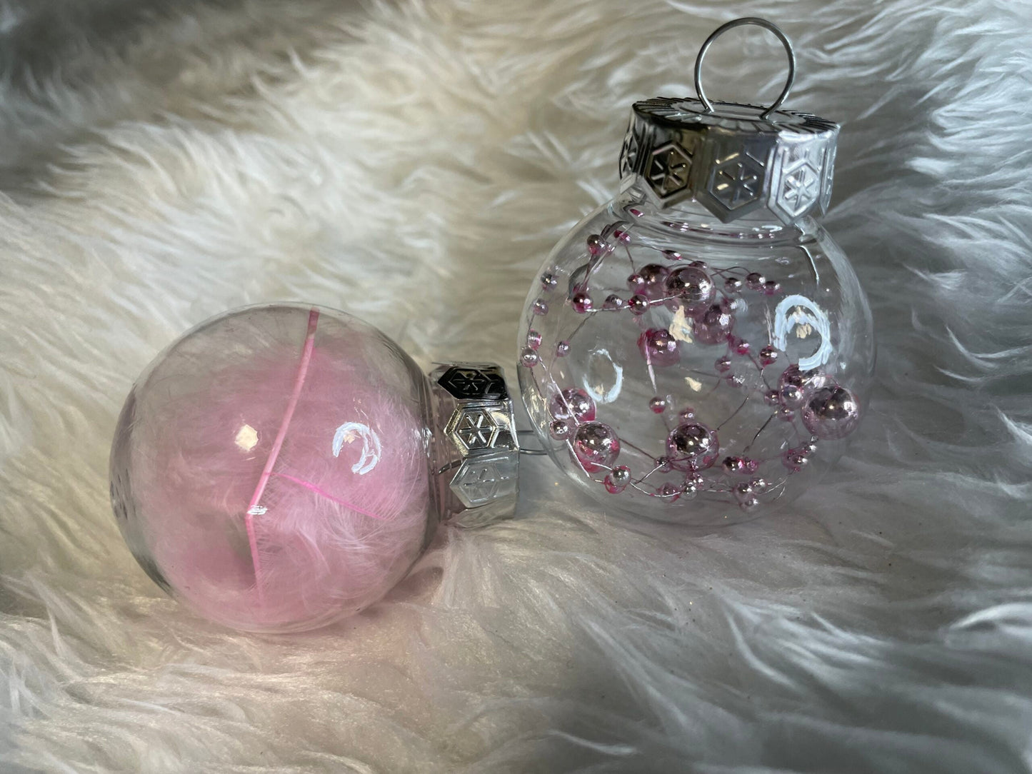 Set globuri de Craciun Inedit, 24 bucati, 5cm, transparente si roz pal