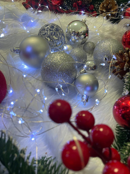 Set globuri si decoratiuni de Craciun, 100 piese, diverse dimensiuni cu stea, argintiu