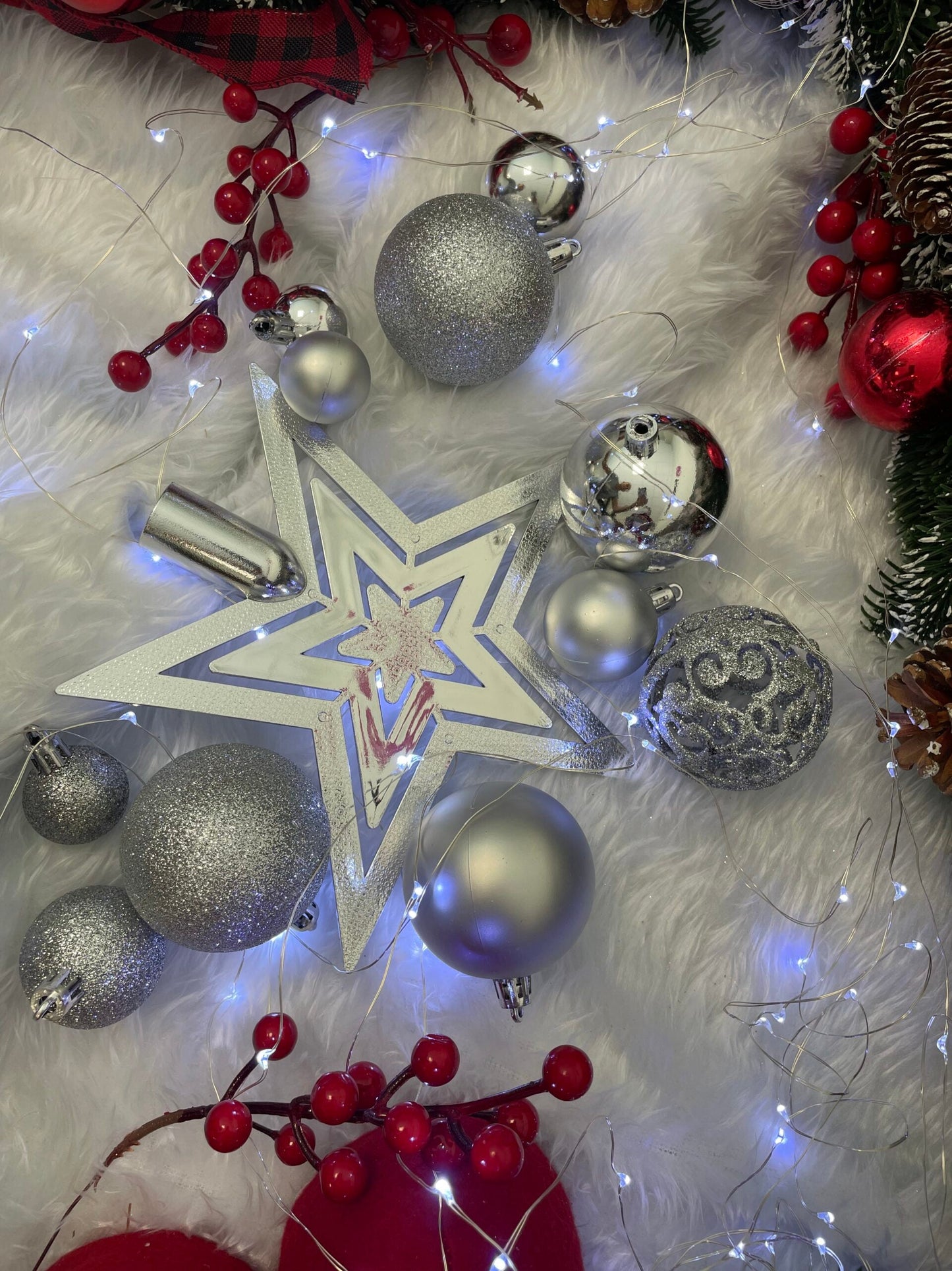 Set globuri si decoratiuni de Craciun, 100 piese, diverse dimensiuni cu stea, argintiu