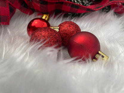 Set globuri de Craciun, 100 bucati, 3-6cm, rosu auriu