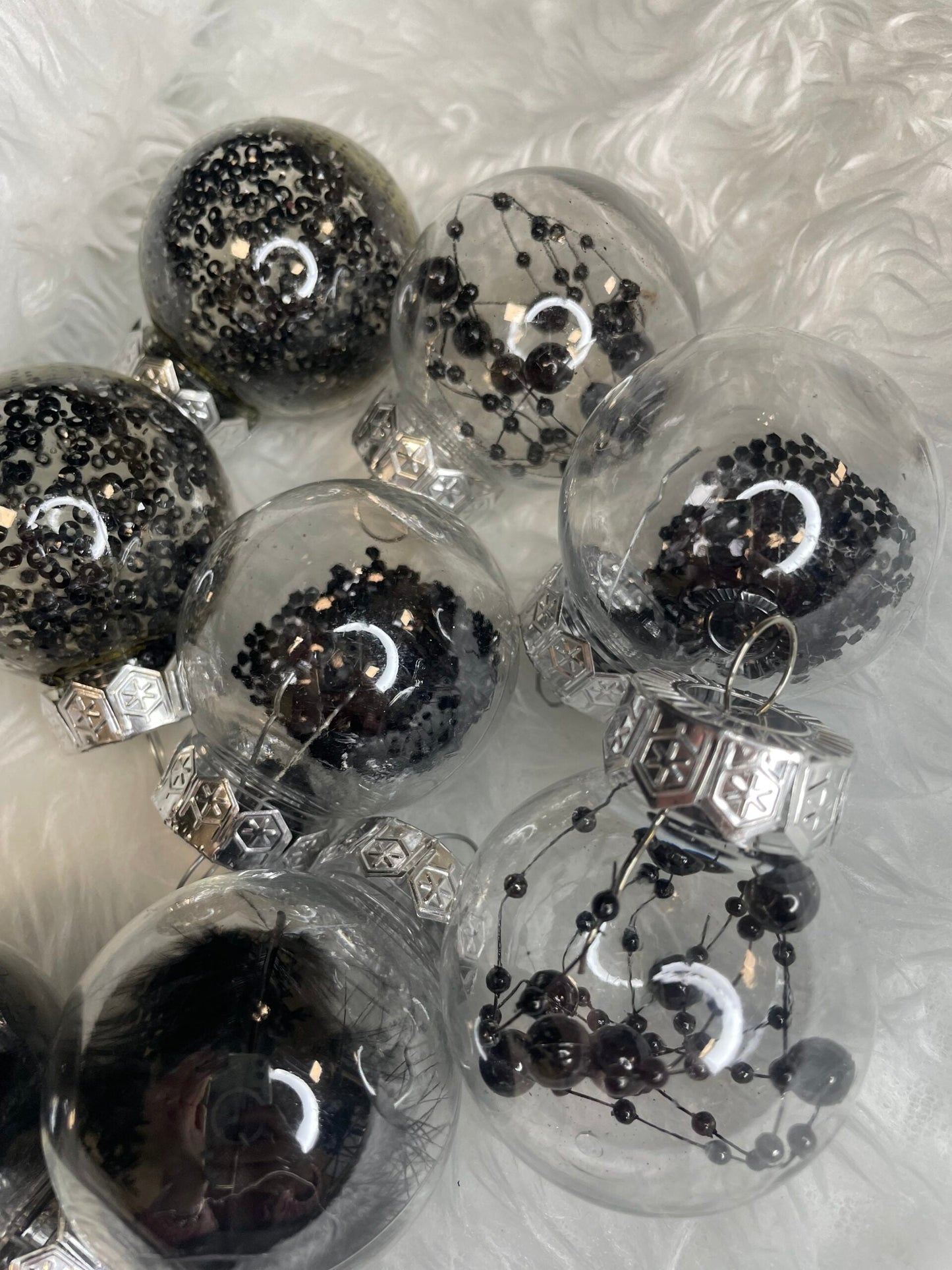 Set globuri de Craciun Inedit, 24 bucati, 5cm, transparente cu interior negru