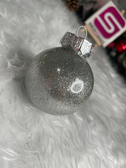 Set globuri de Craciun Inedit, 30 bucati, 6cm, transparente si argintiu