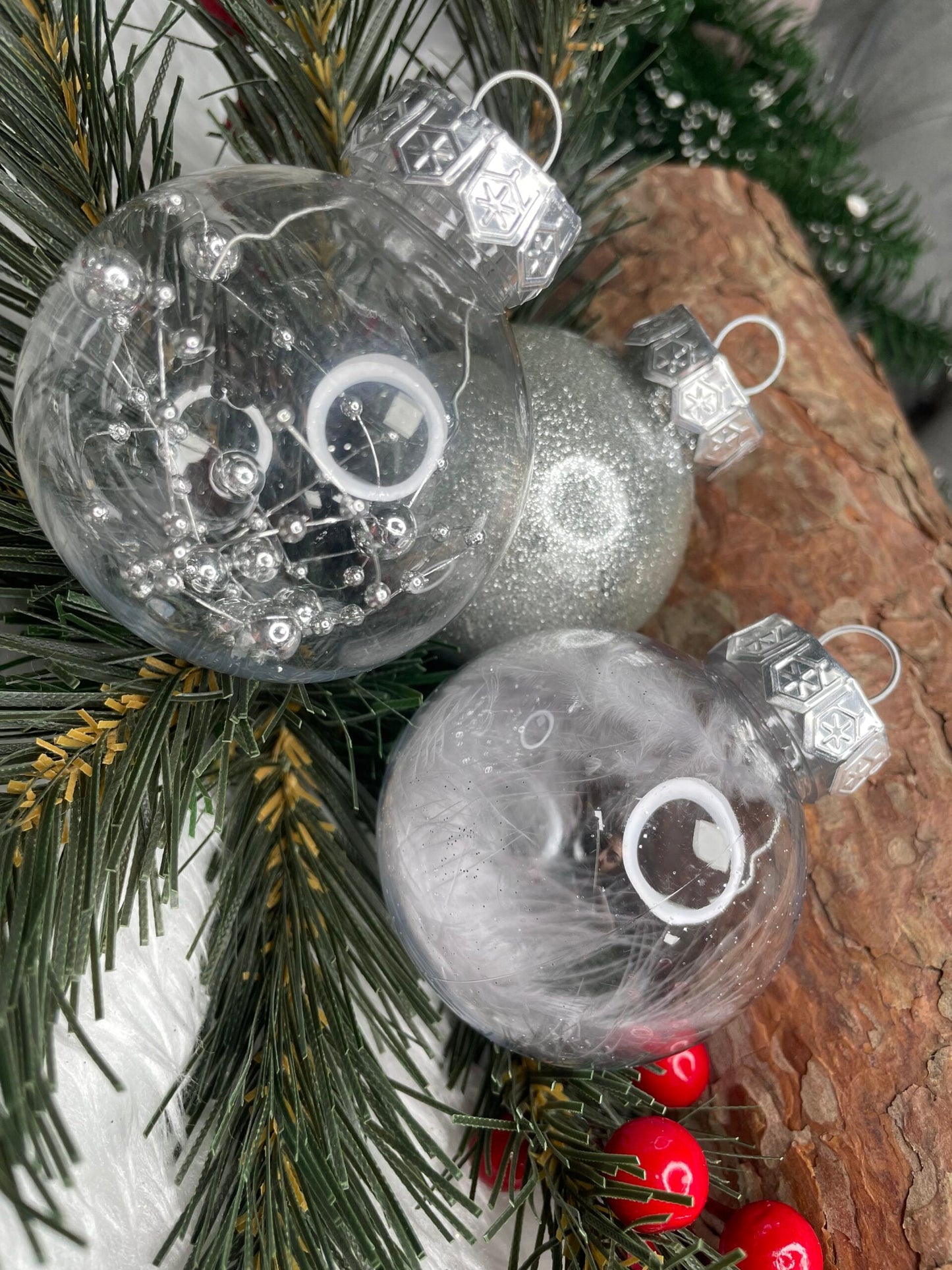 Set globuri de Craciun Inedit, 30 bucati, 6cm, transparente si argintiu