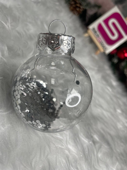 Set globuri de Craciun Inedit, 30 bucati, 6cm, transparente si argintiu