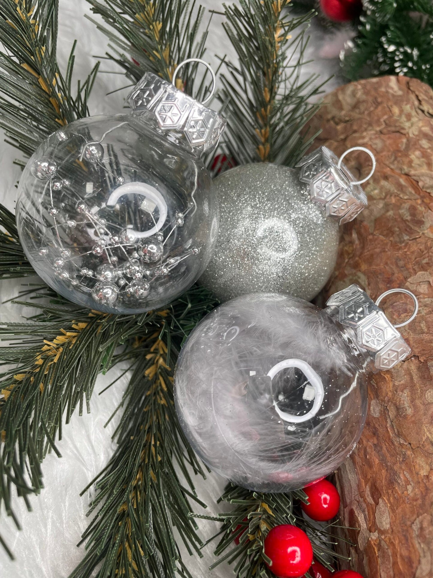 Set globuri de Craciun Inedit, 30 bucati, 6cm, transparente si argintiu