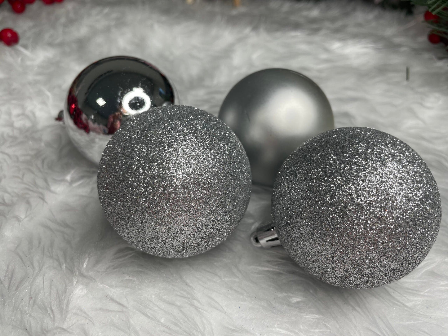 Set globuri de Craciun, 30 bucati, 3 modele, 6cm, argintiu