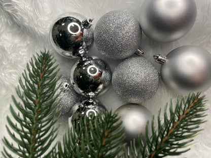 Set globuri de Craciun, 30 bucati, 3 modele, 6cm, argintiu