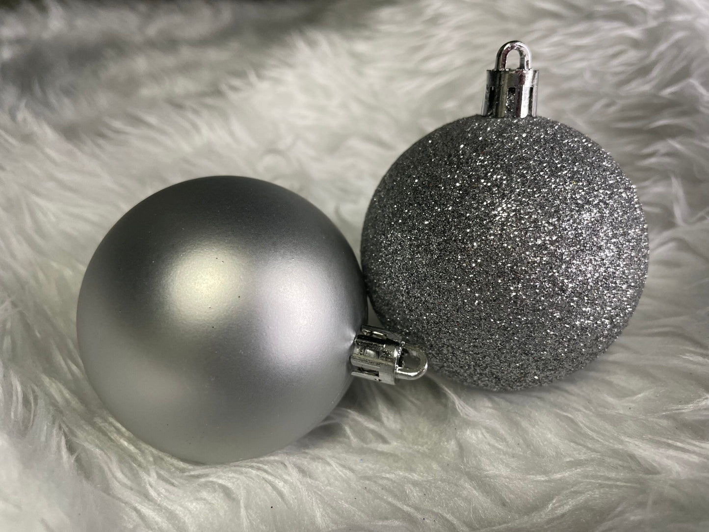 Set globuri de Craciun, 30 bucati, 3 modele, 6cm, argintiu